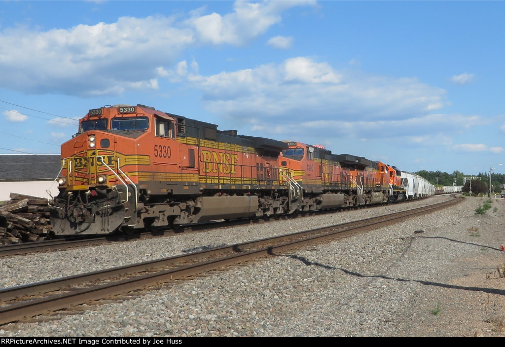 BNSF 5330 West